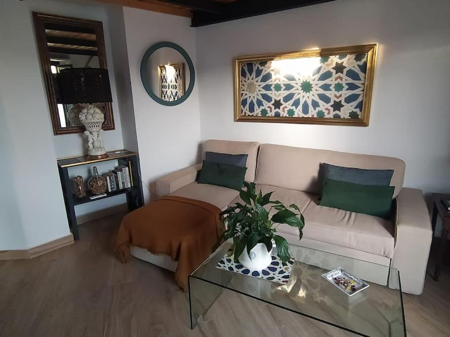 Casa Mora Triana