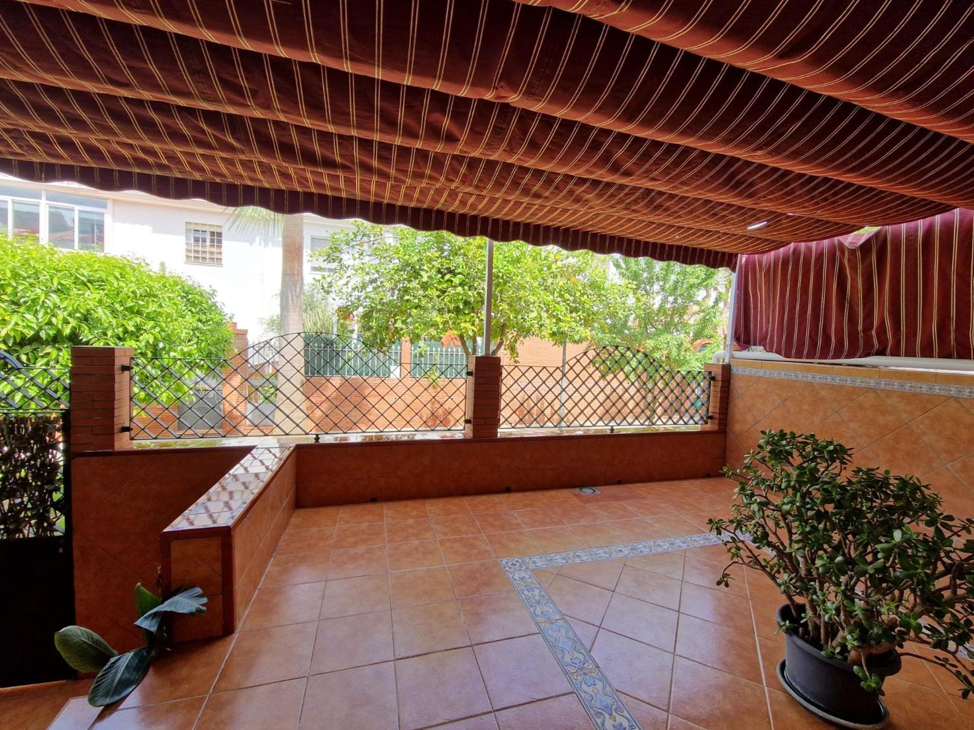 Holiday home Espectacular Casa 5 Fibes Palacio Congresos Con Parking