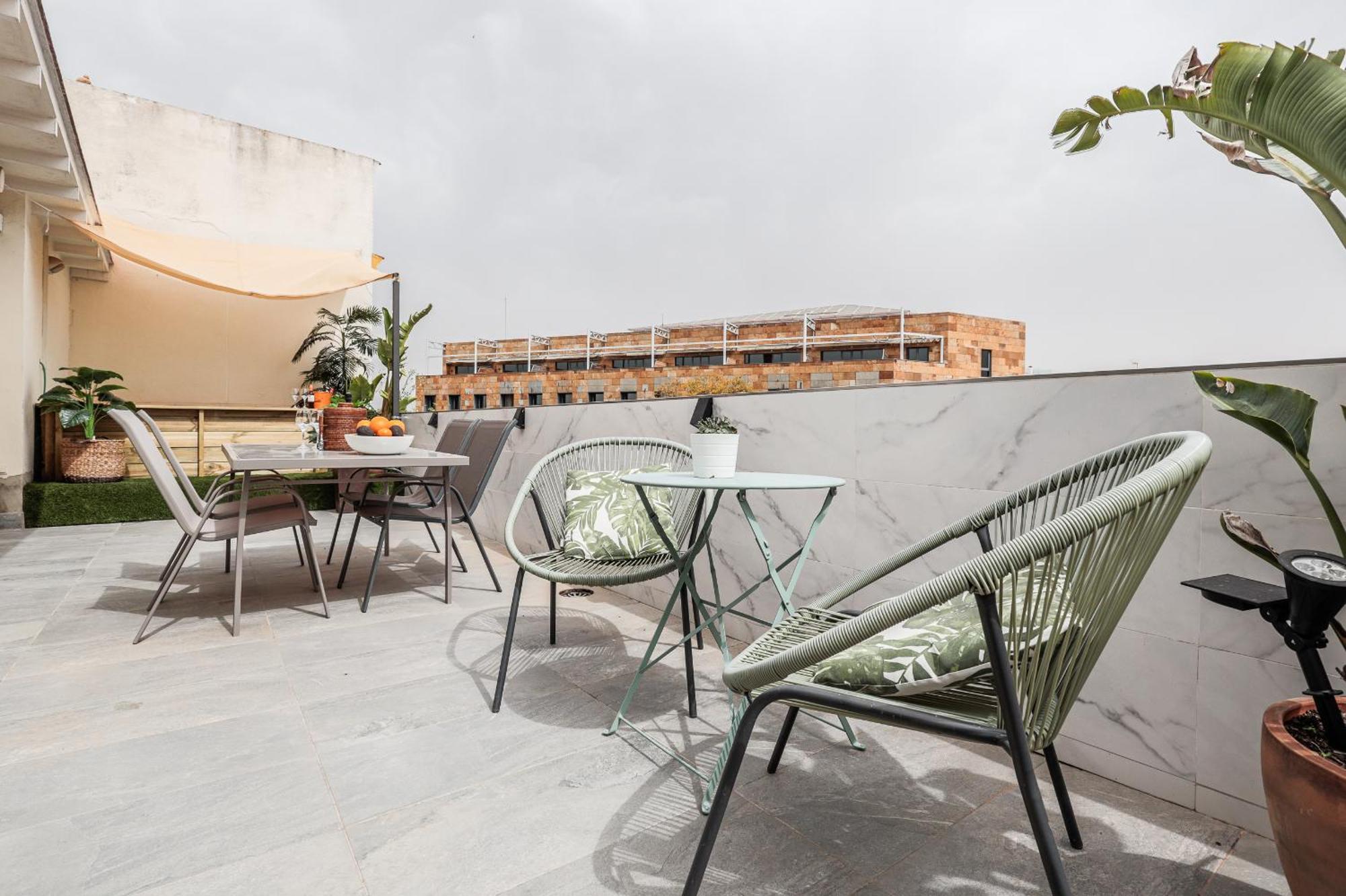 Apartamento Fantastico Atico 2 Hab Gran Terraza Sevilla/triana *