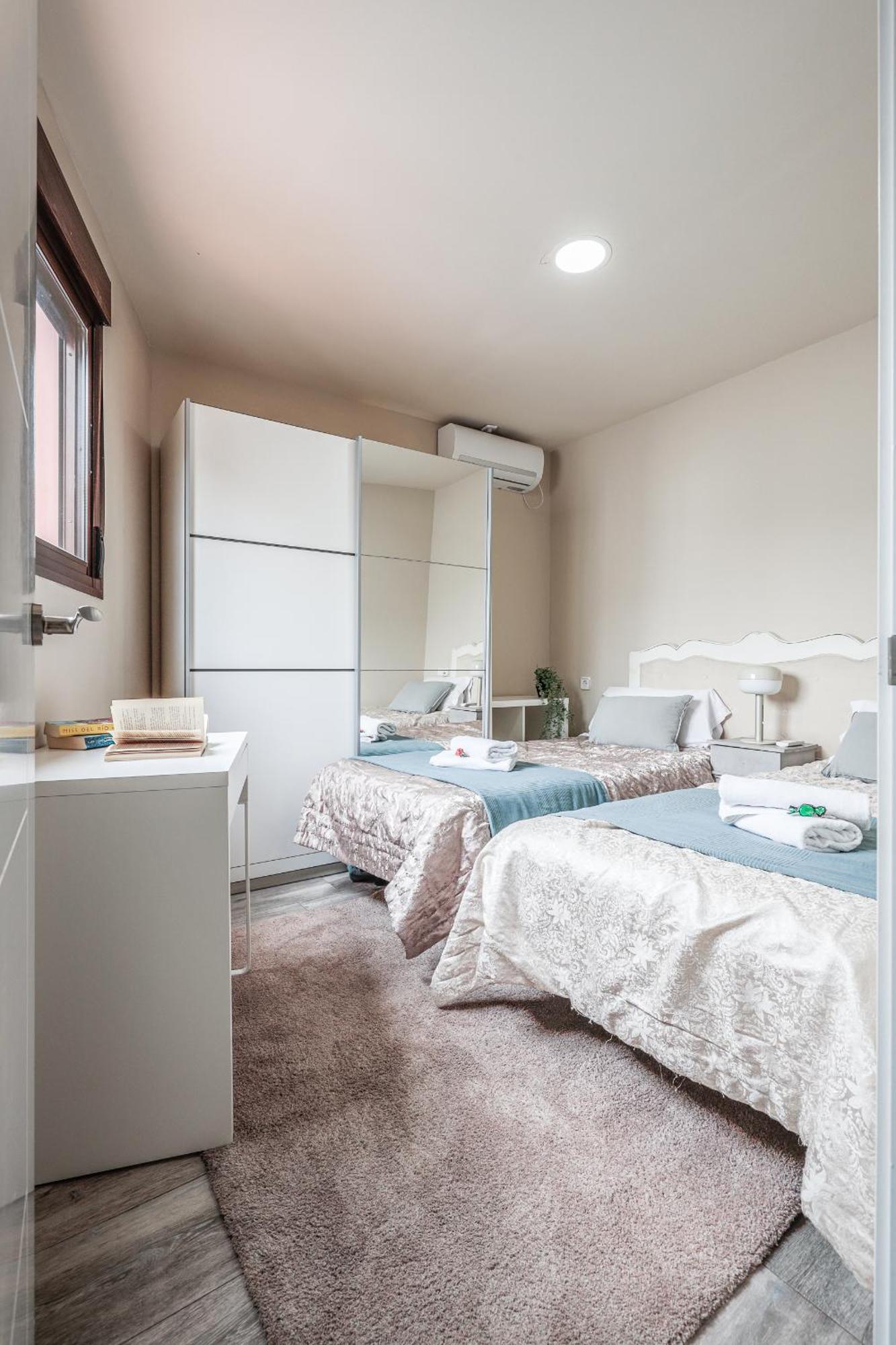 Fantastico Atico 2 Hab Gran Terraza Sevilla/triana Apartamento