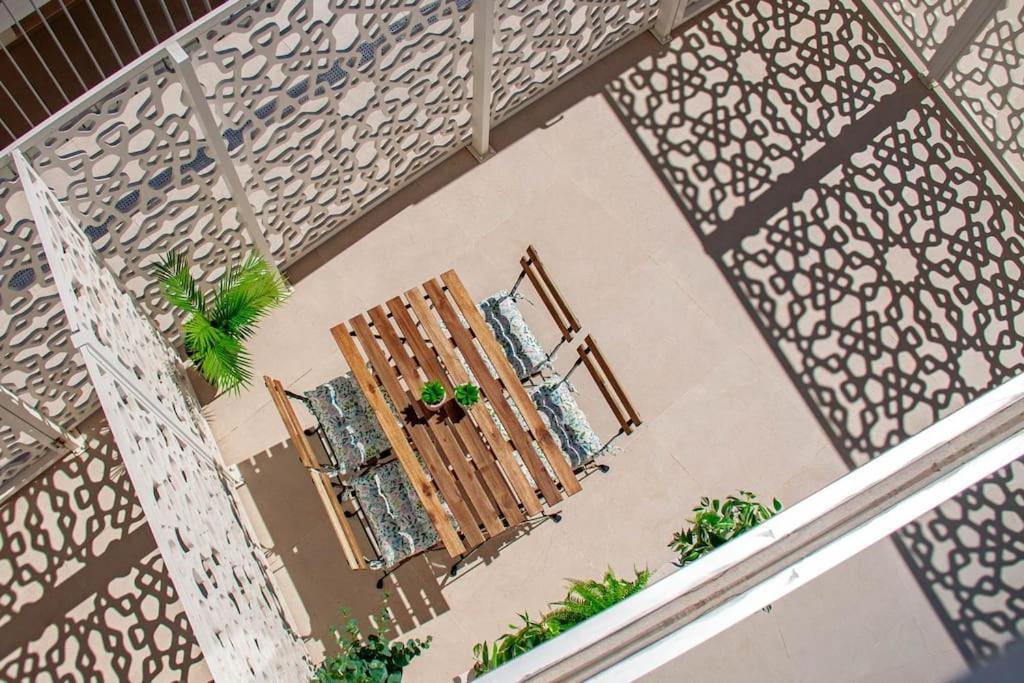 Live Like A Local In Contemporary Duplex Apartment *