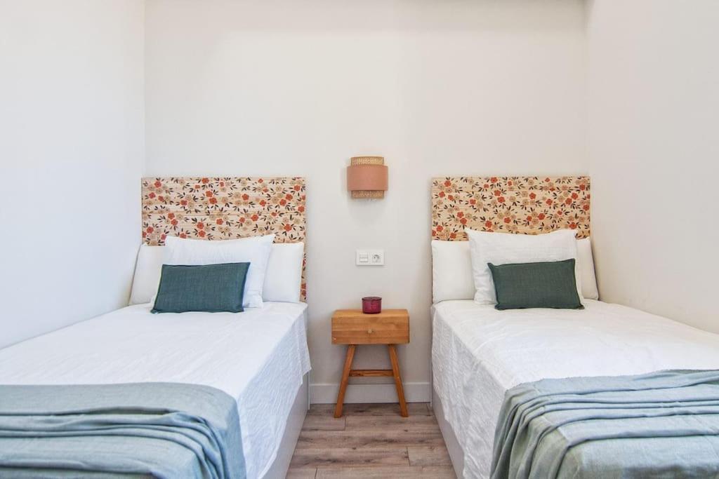 Live Like A Local In Contemporary Duplex Seville