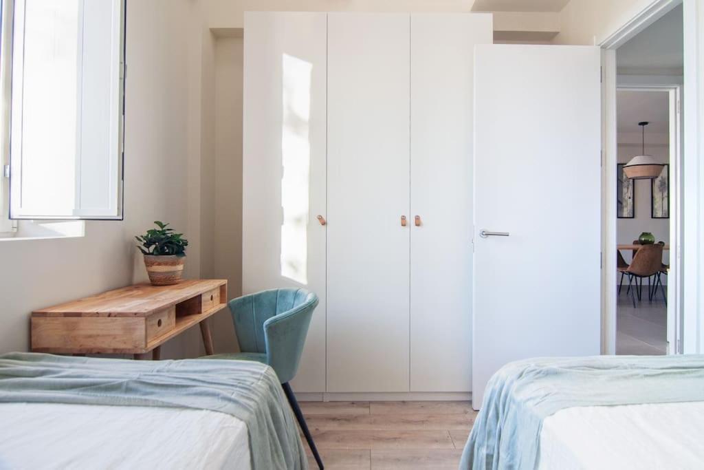 Live Like A Local In Contemporary Duplex * Seville