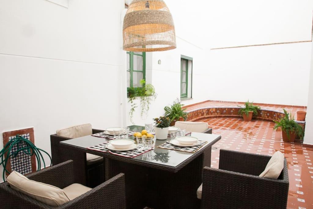 Apartment Idyllic & Loveliest With Patio.private Parking Seville