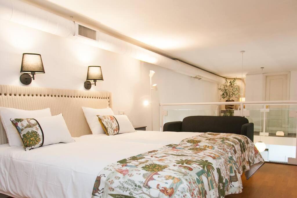 Idyllic & Loveliest With Patio.private Parking Apartment
