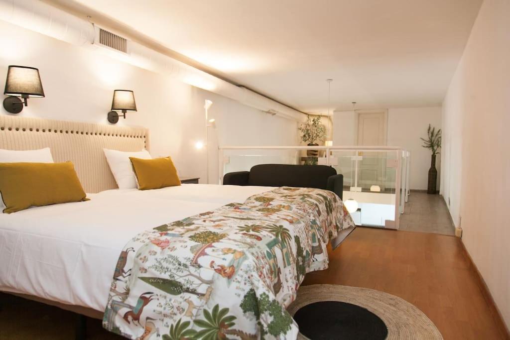 Idyllic & Loveliest With Patio.private Parking Apartment *