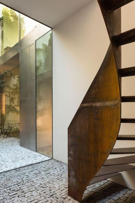 Luxe Vanguard & History, Top Pool. Inner Sanctum Holiday home