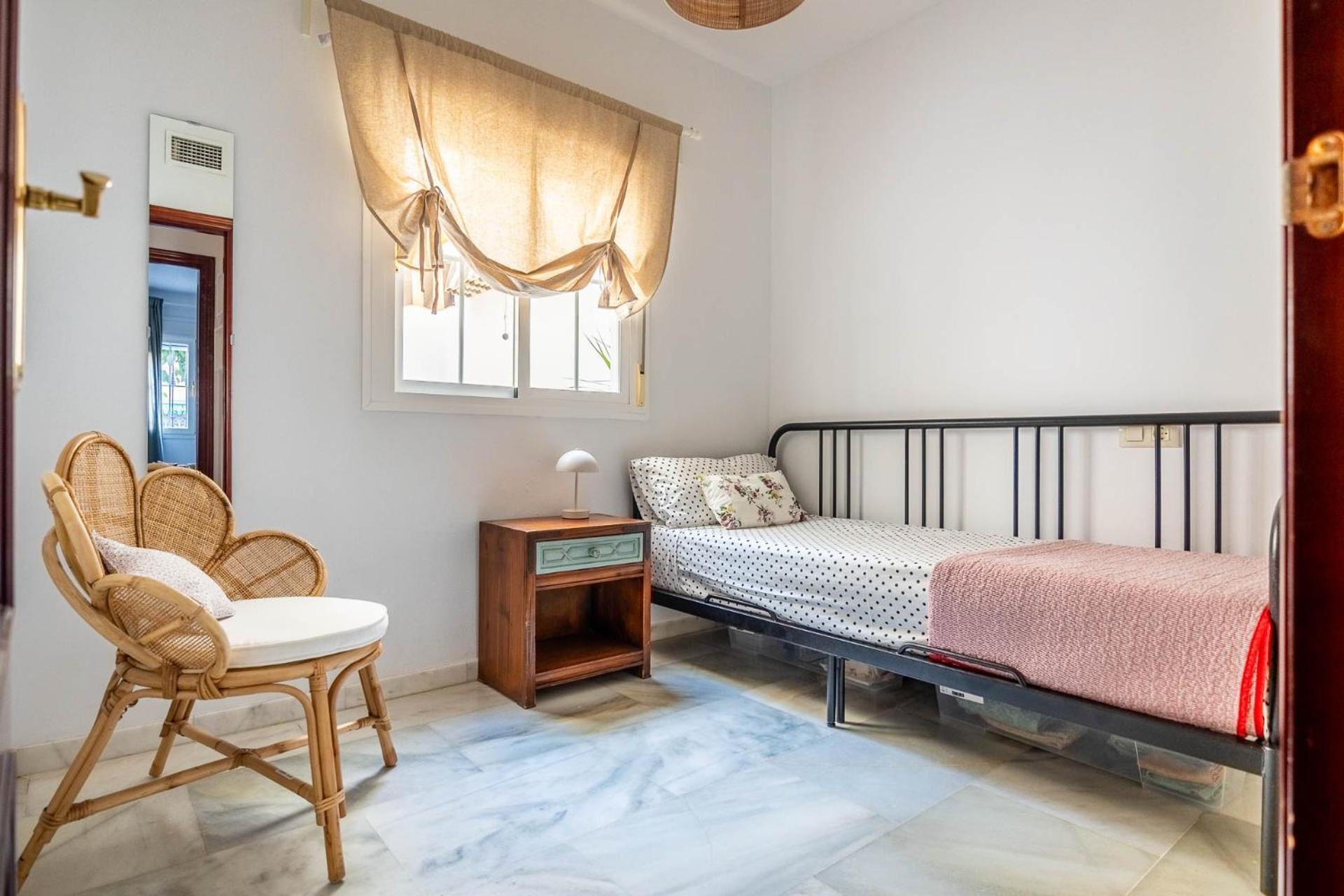 Piso Con Patio Privado Y Parking Nervion Seville