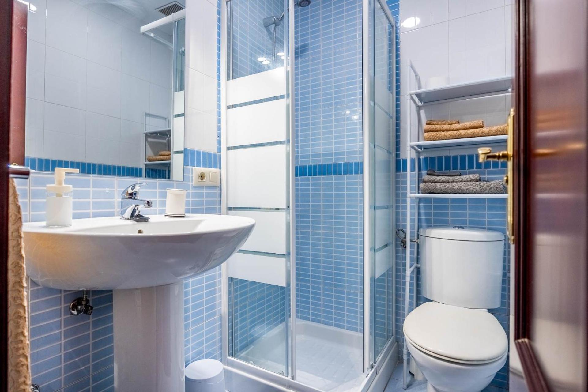 Piso Con Patio Privado Y Parking Nervion * Seville