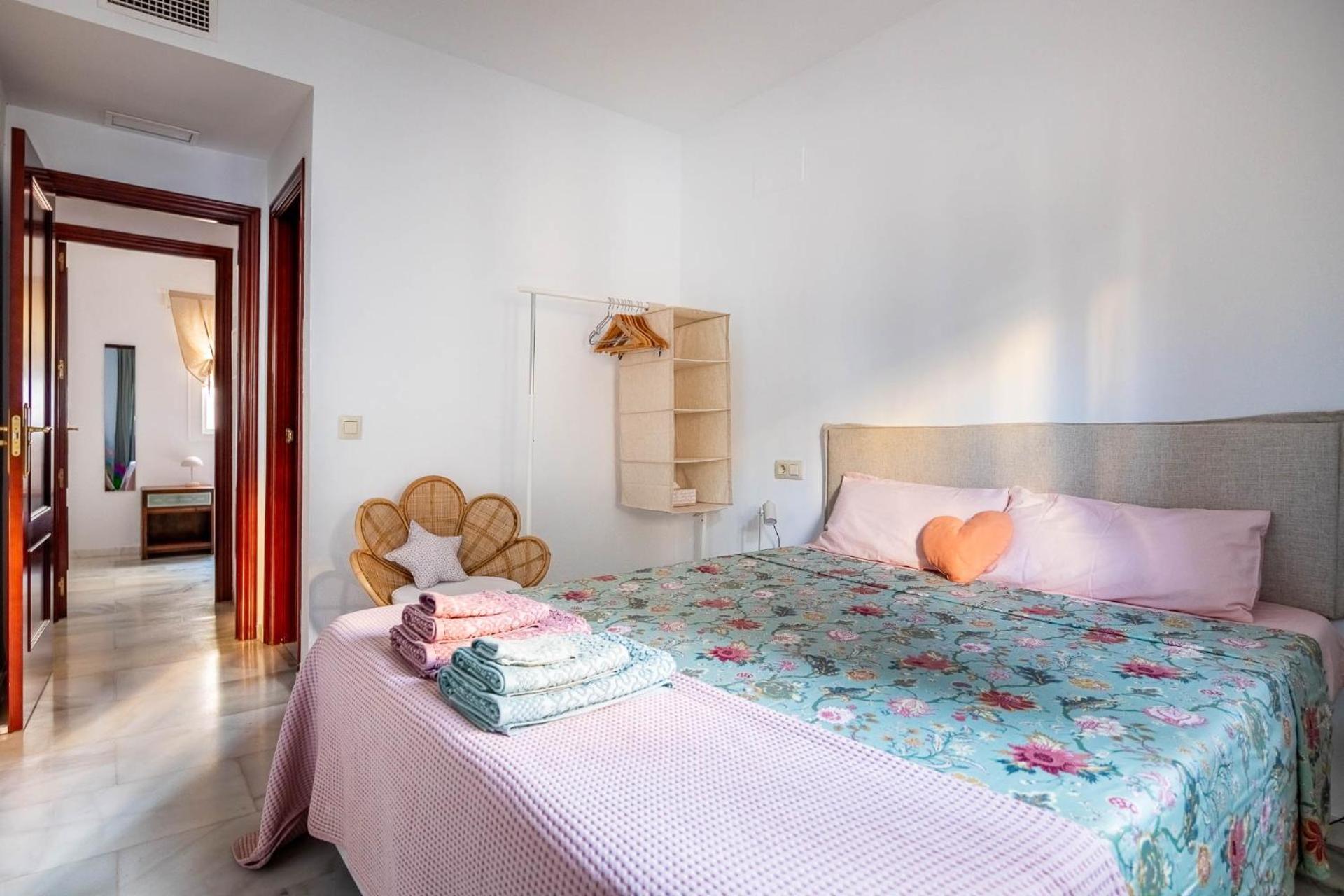 Piso Con Patio Privado Y Parking Nervion Apartment Seville