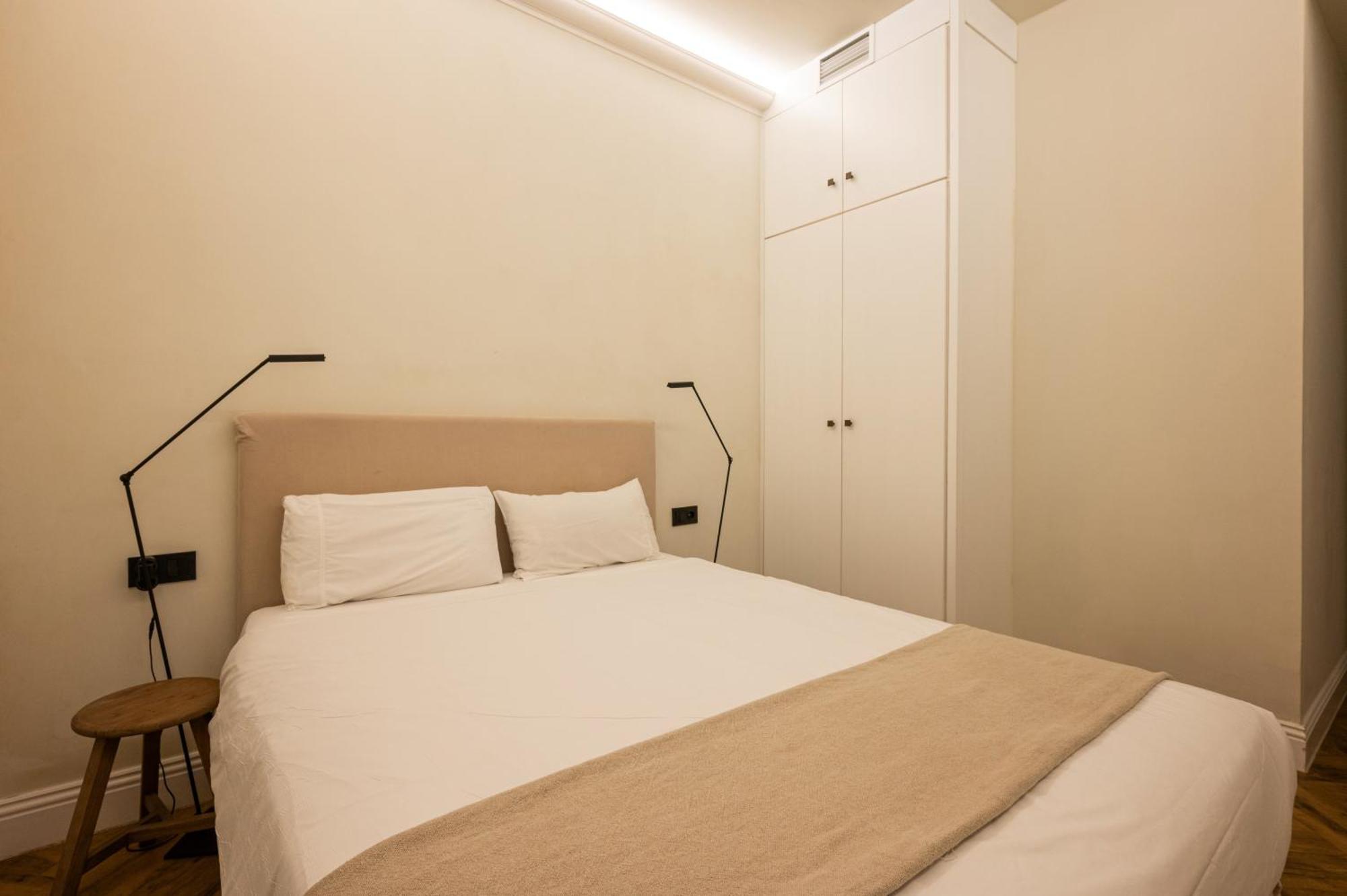 Gravina 56 * Seville