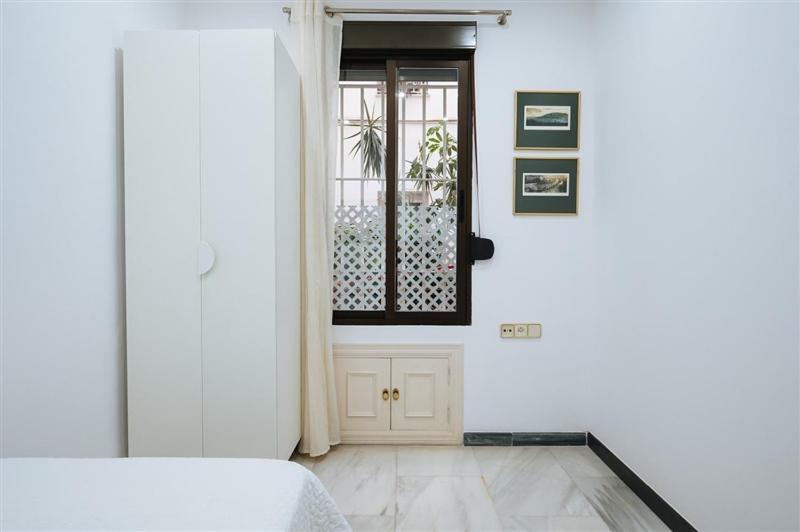 Atanasio Barron- Free Parking Apartment Seville