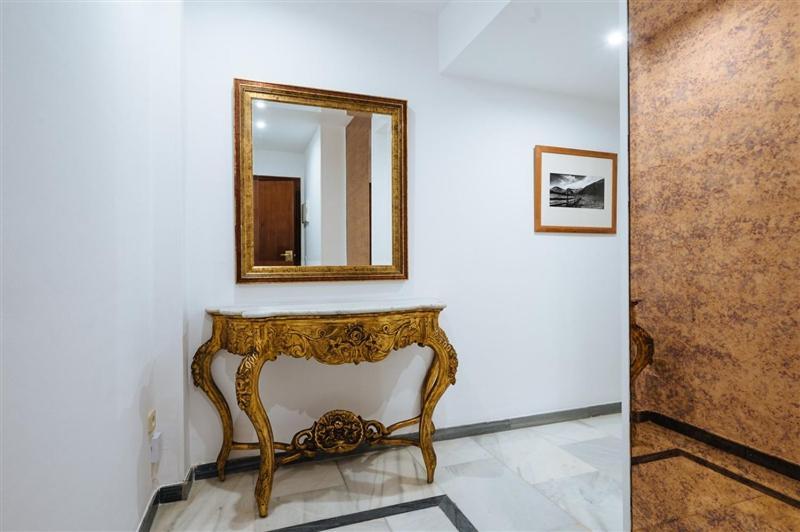 Atanasio Barron- Free Parking Apartment Seville