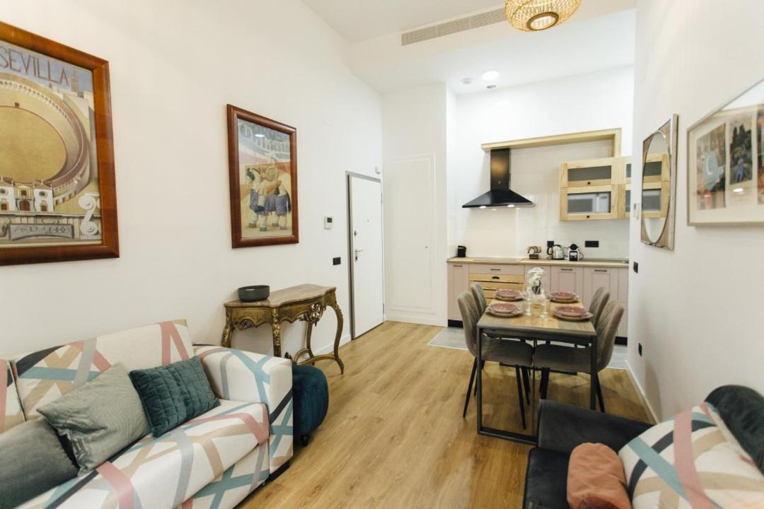 Modern With Seasonal Swimming Pool- 1bd 1bth- Goyeneta Apartment *
