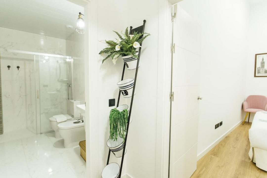 Modern With Seasonal Swimming Pool- 1bd 1bth- Goyeneta * Seville