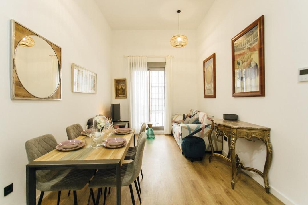 Modern With Seasonal Swimming Pool- 1bd 1bth- Goyeneta Apartment