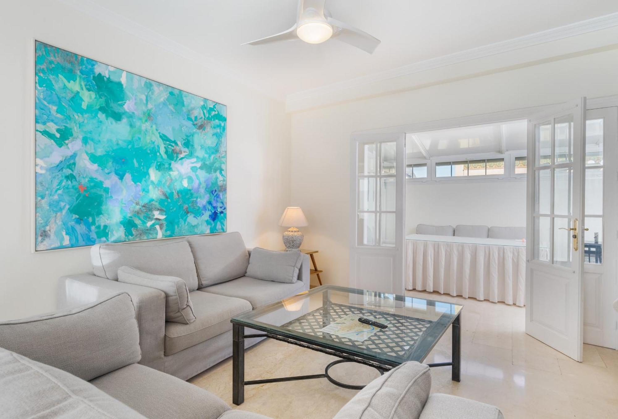 Apartment Wide With Terrace & Parking- 3bd 2bth- Alfalfa *