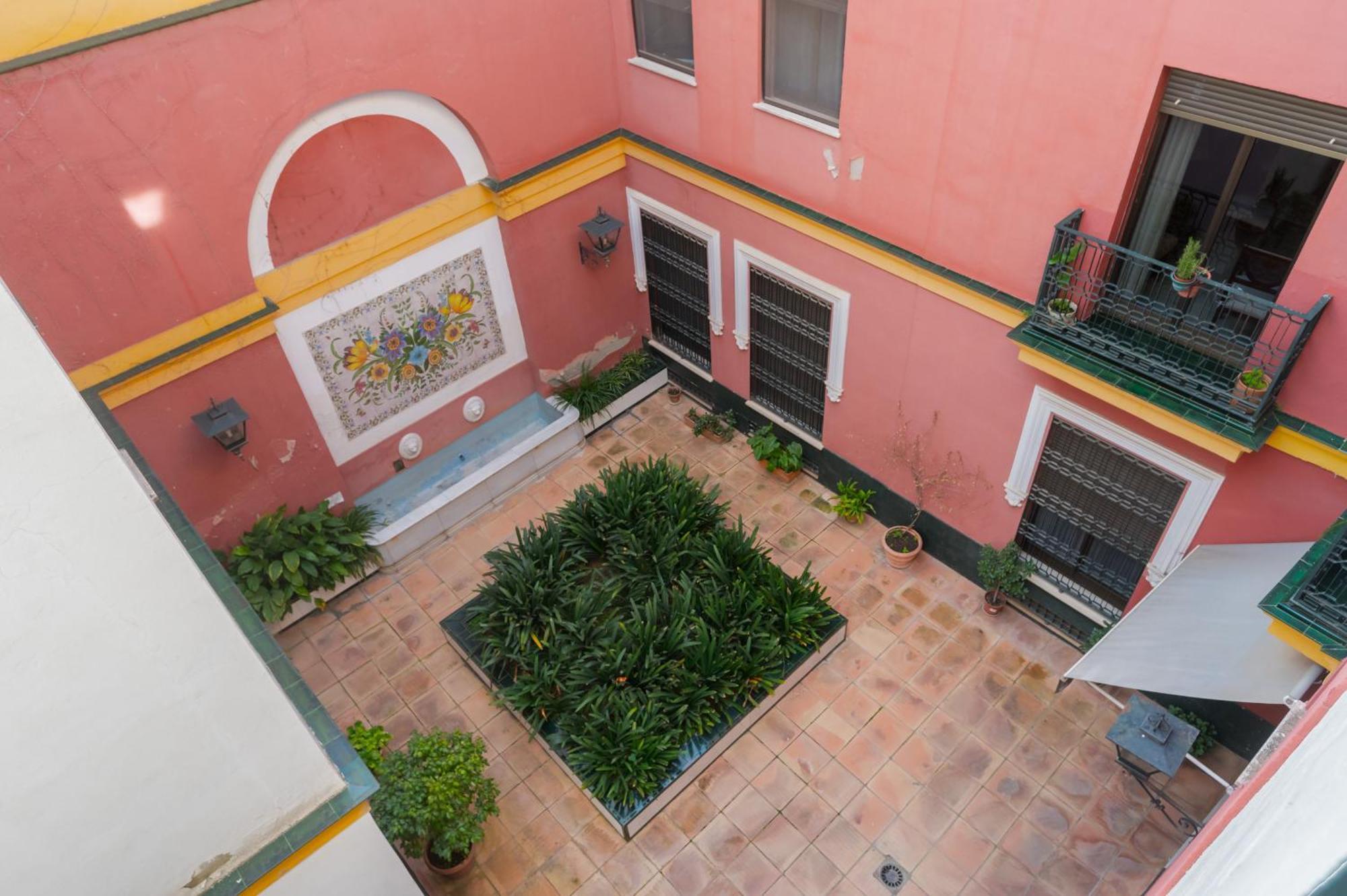 Apartment Wide With Terrace & Parking- 3bd 2bth- Alfalfa *