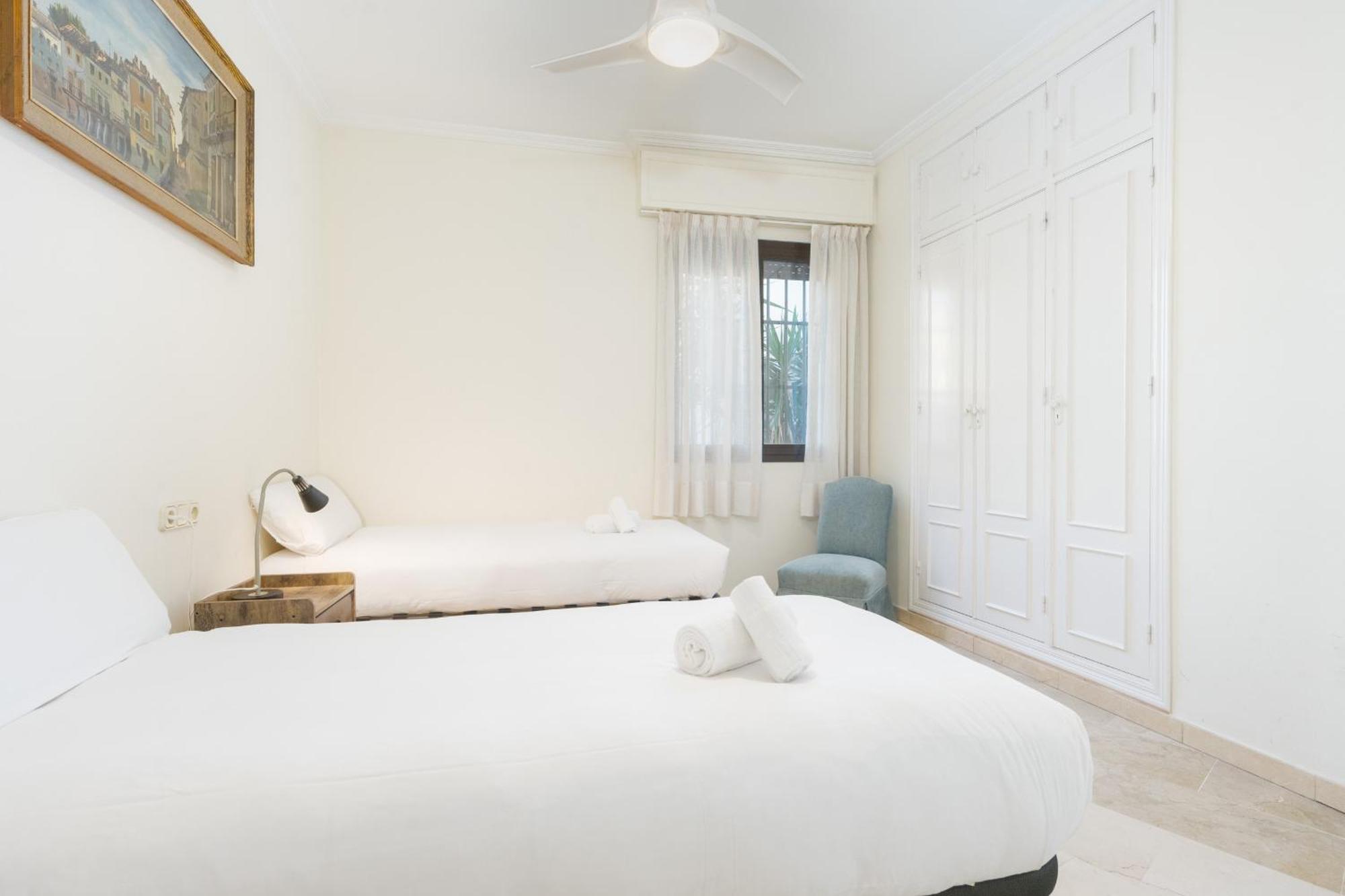 Wide With Terrace & Parking- 3bd 2bth- Alfalfa Apartment Seville