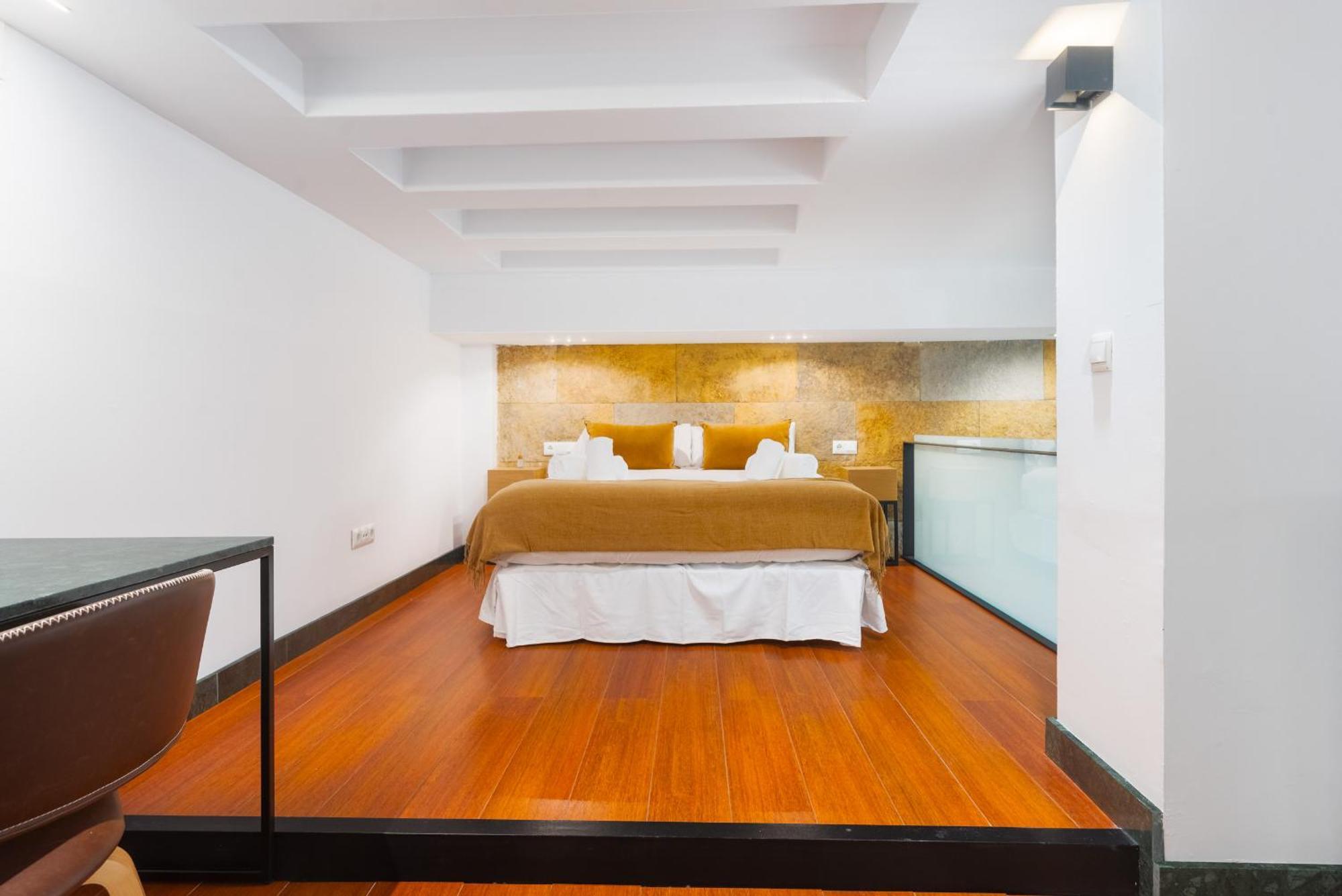 Modern Duplex - Loft Style - Historic Centre Apartment