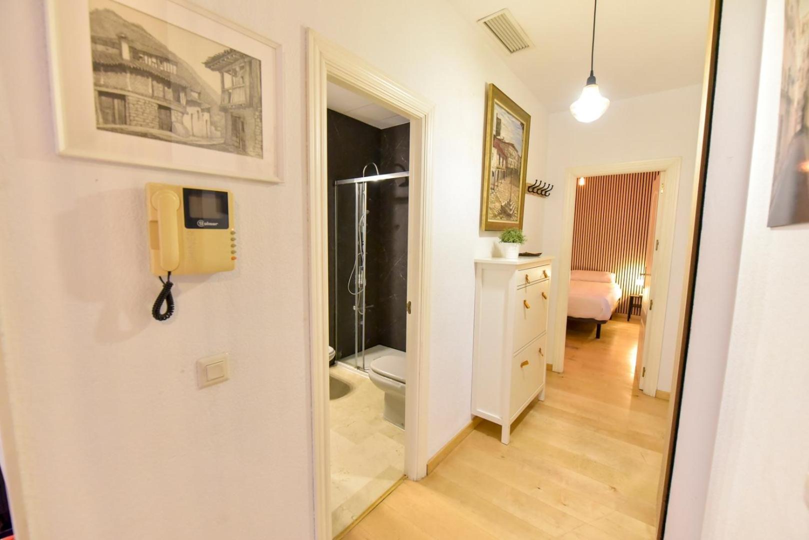New! Contemporary With Pool And Parking Included Seville