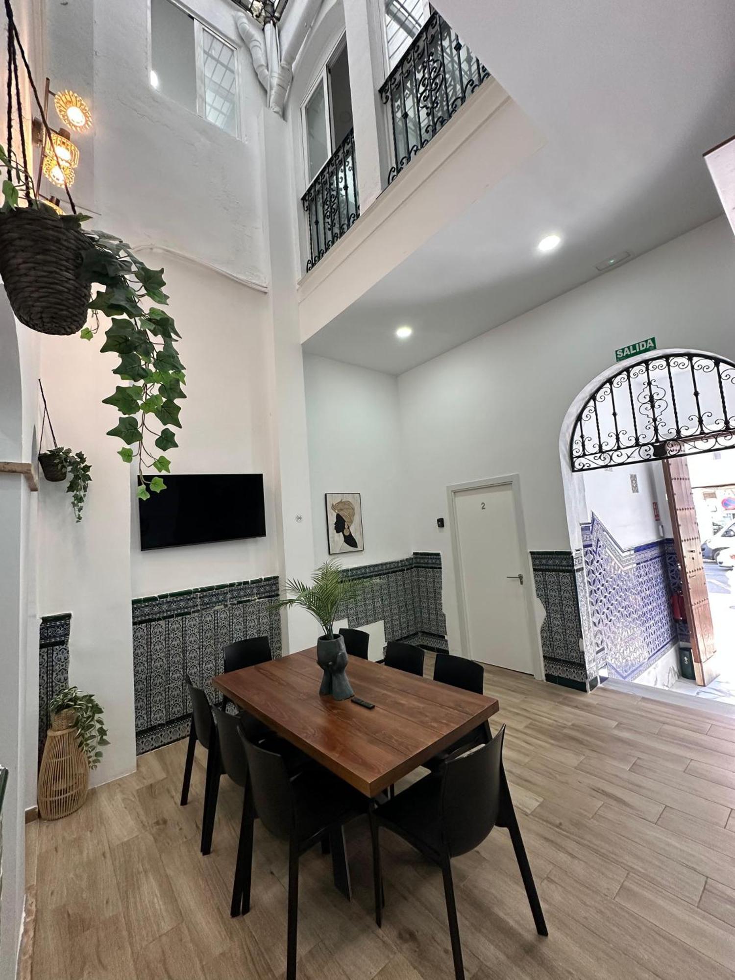 Hostel Triana Riverside
