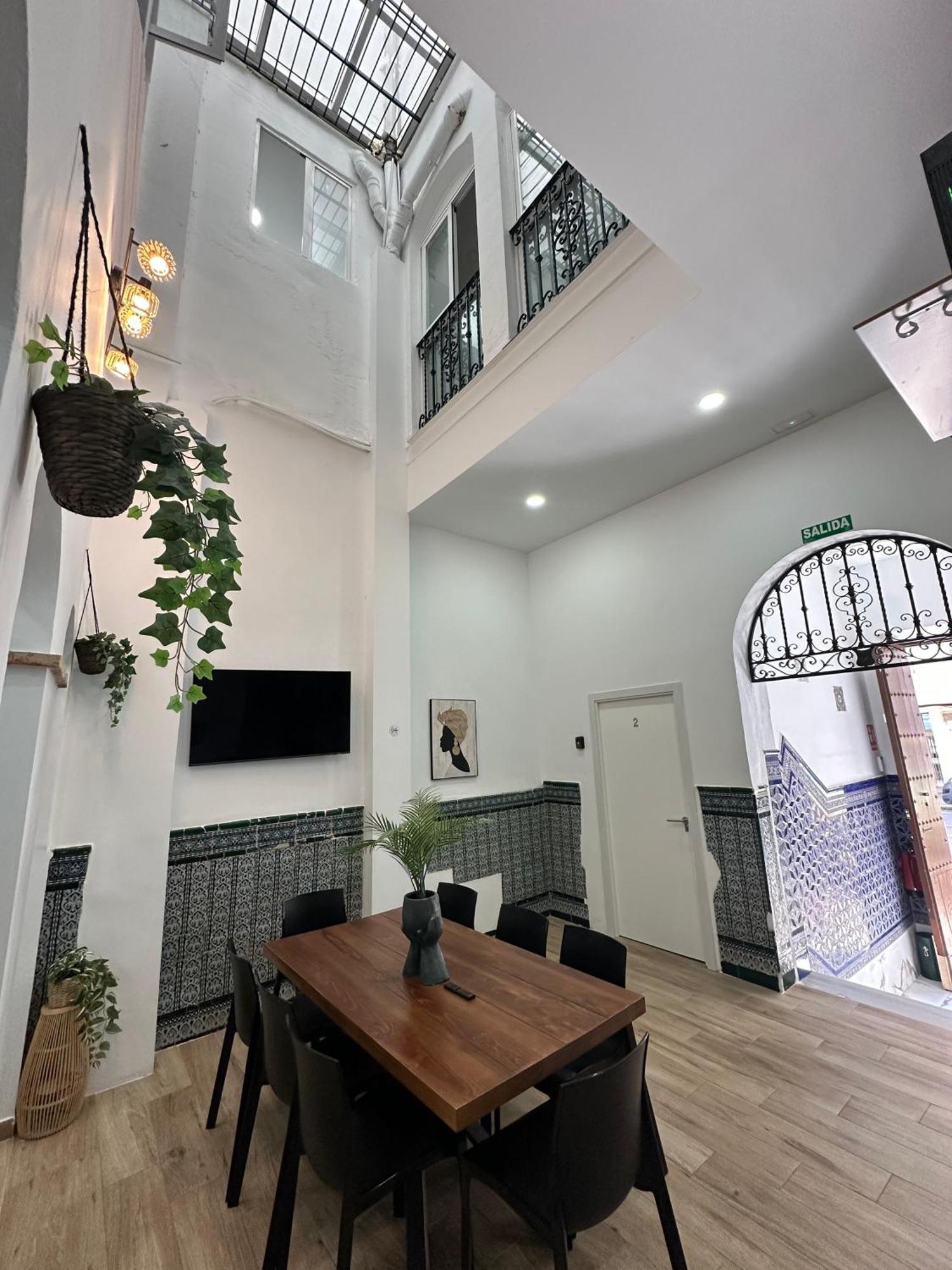 Hostel Triana Riverside