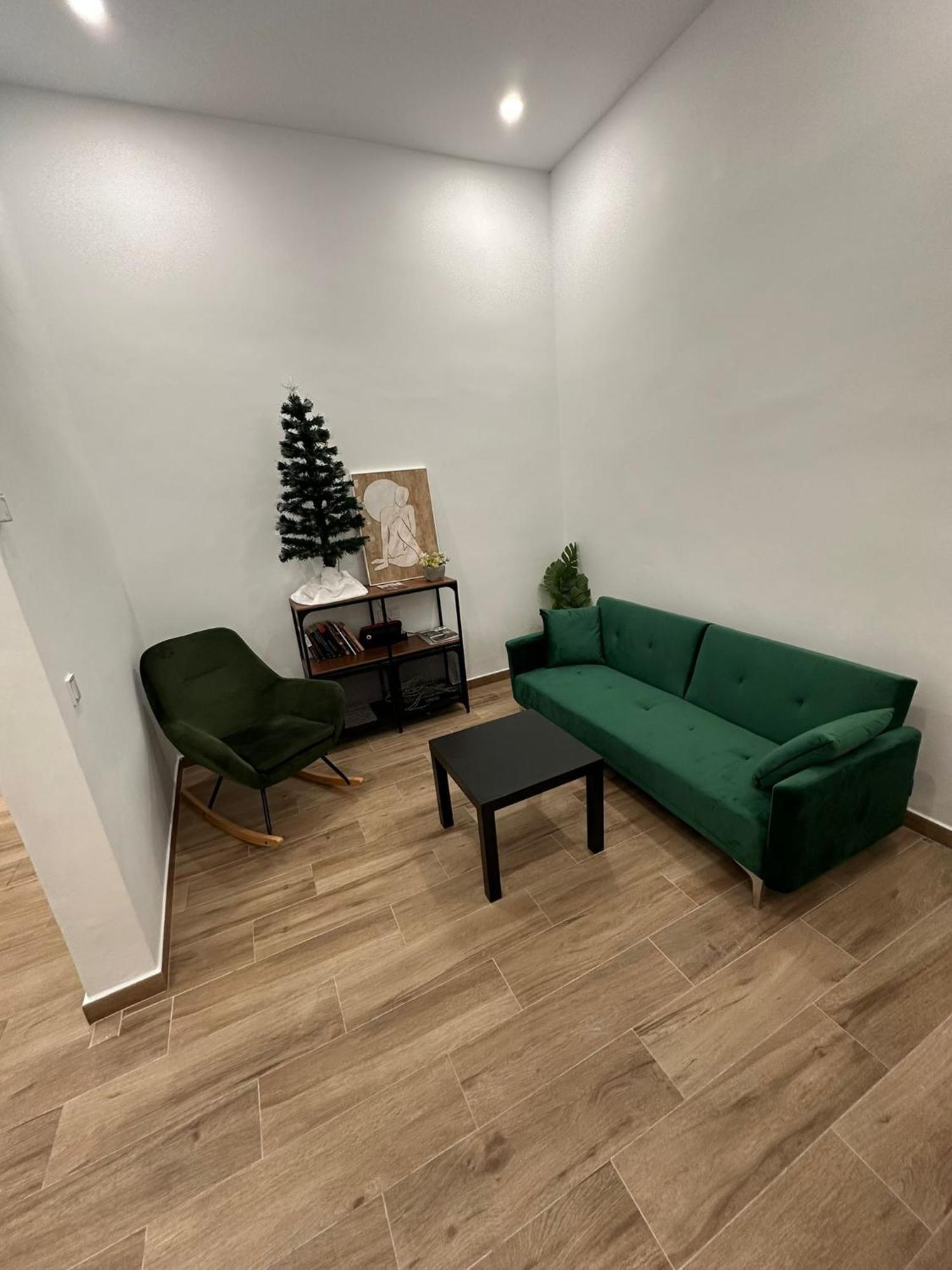 Hostel Triana Riverside Seville