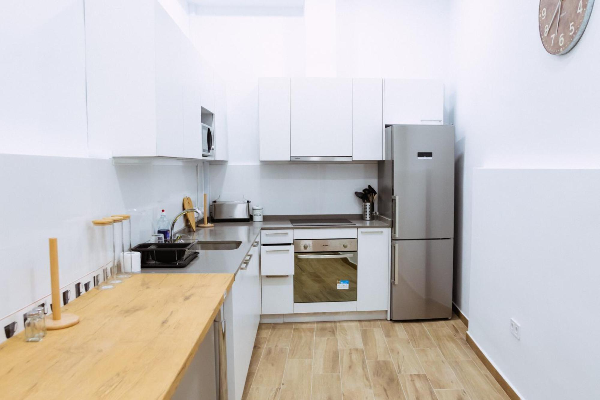 Triana Riverside Hostel