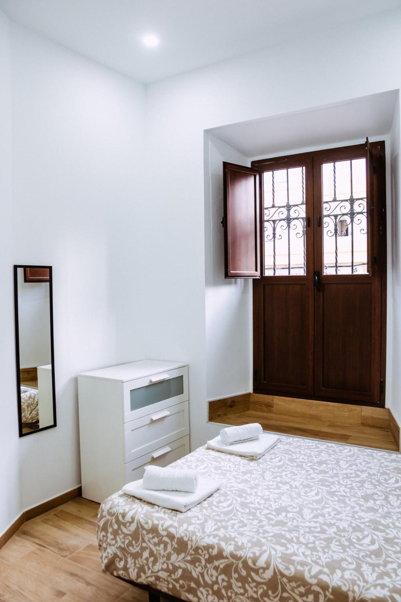 Hostel Triana Riverside
