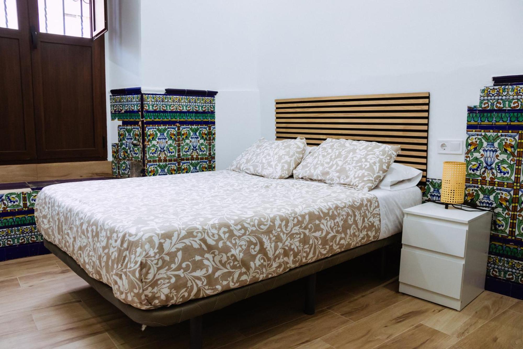 Triana Riverside Hostel Seville