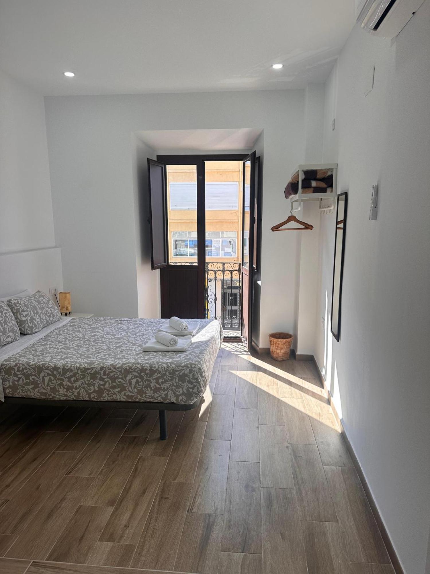 Hostel Triana Riverside Seville