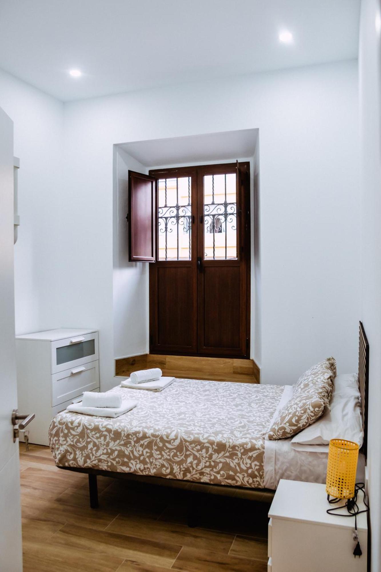 Hostel Triana Riverside