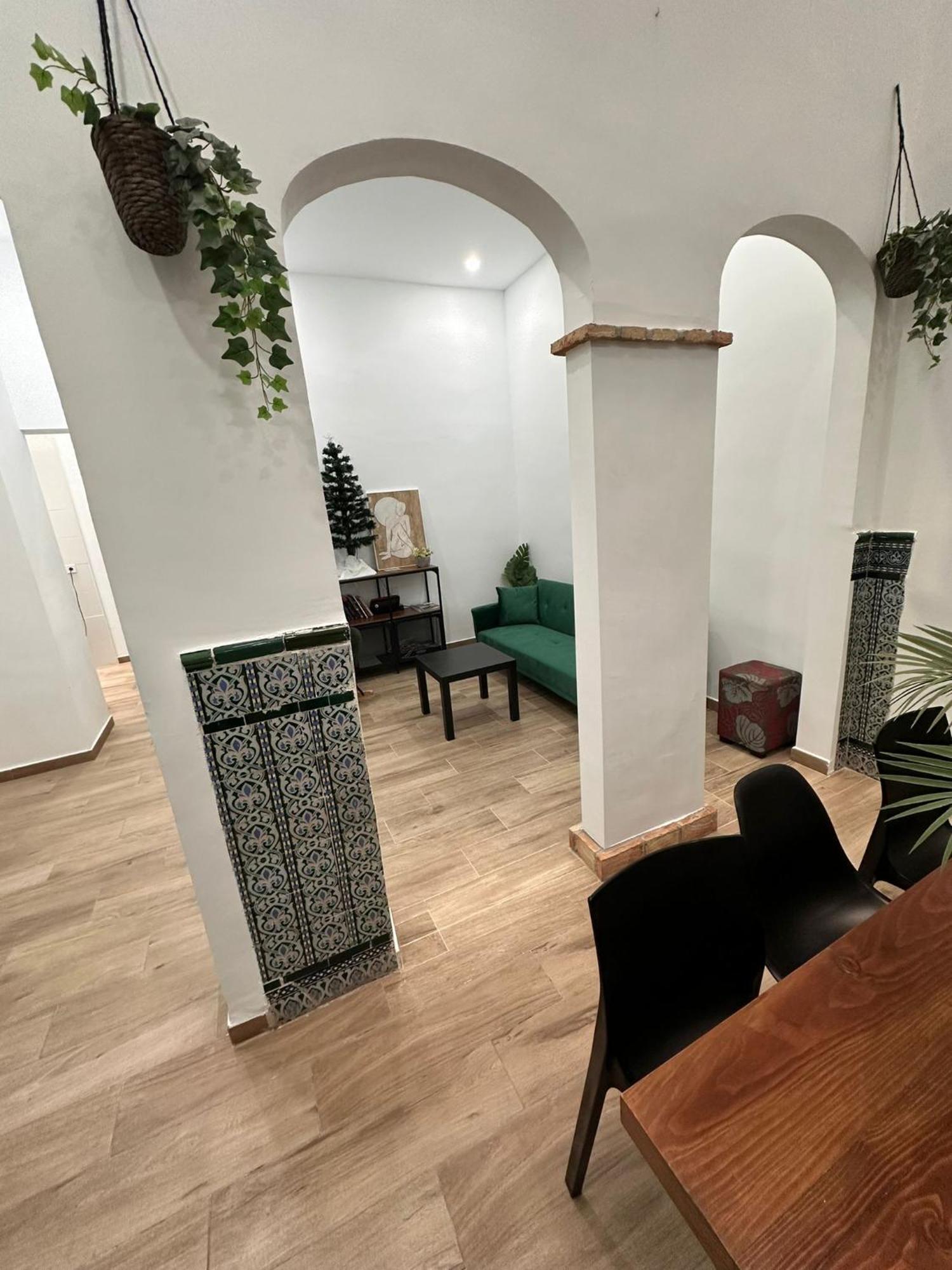 Hostel Triana Riverside *