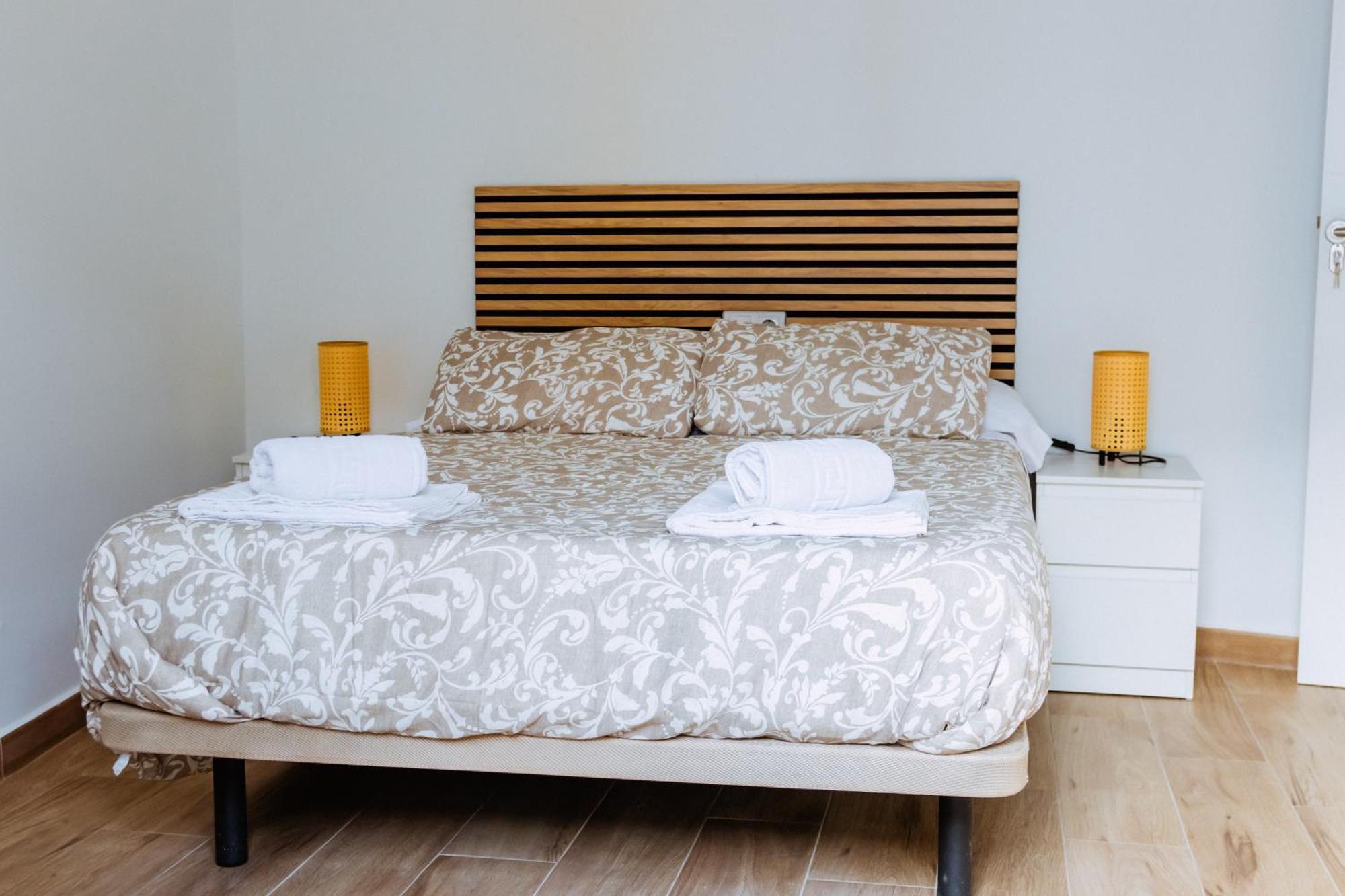 Triana Riverside Hostel Seville