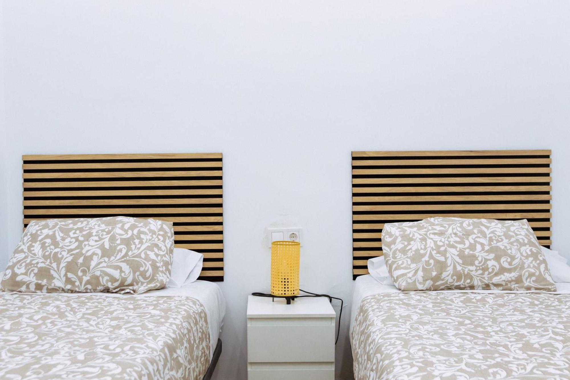 Triana Riverside Hostel *