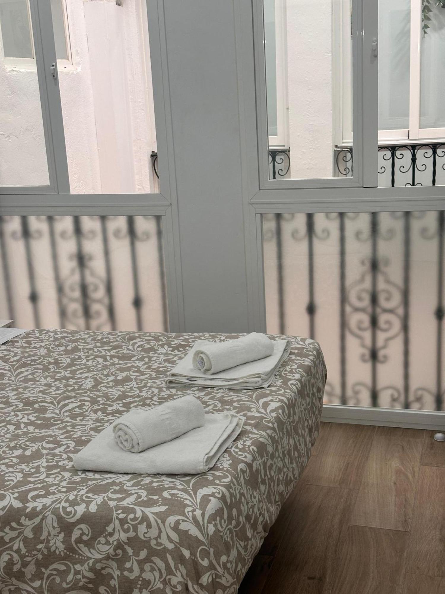 Triana Riverside Hostel