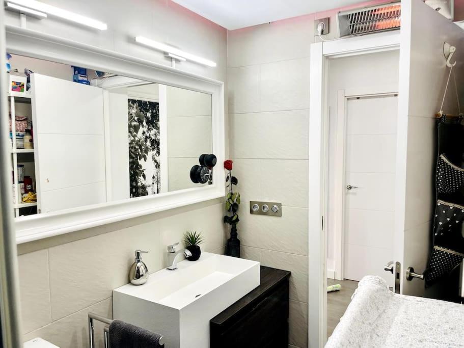 Nuevo!! Lujo&confort. Parking Apartment