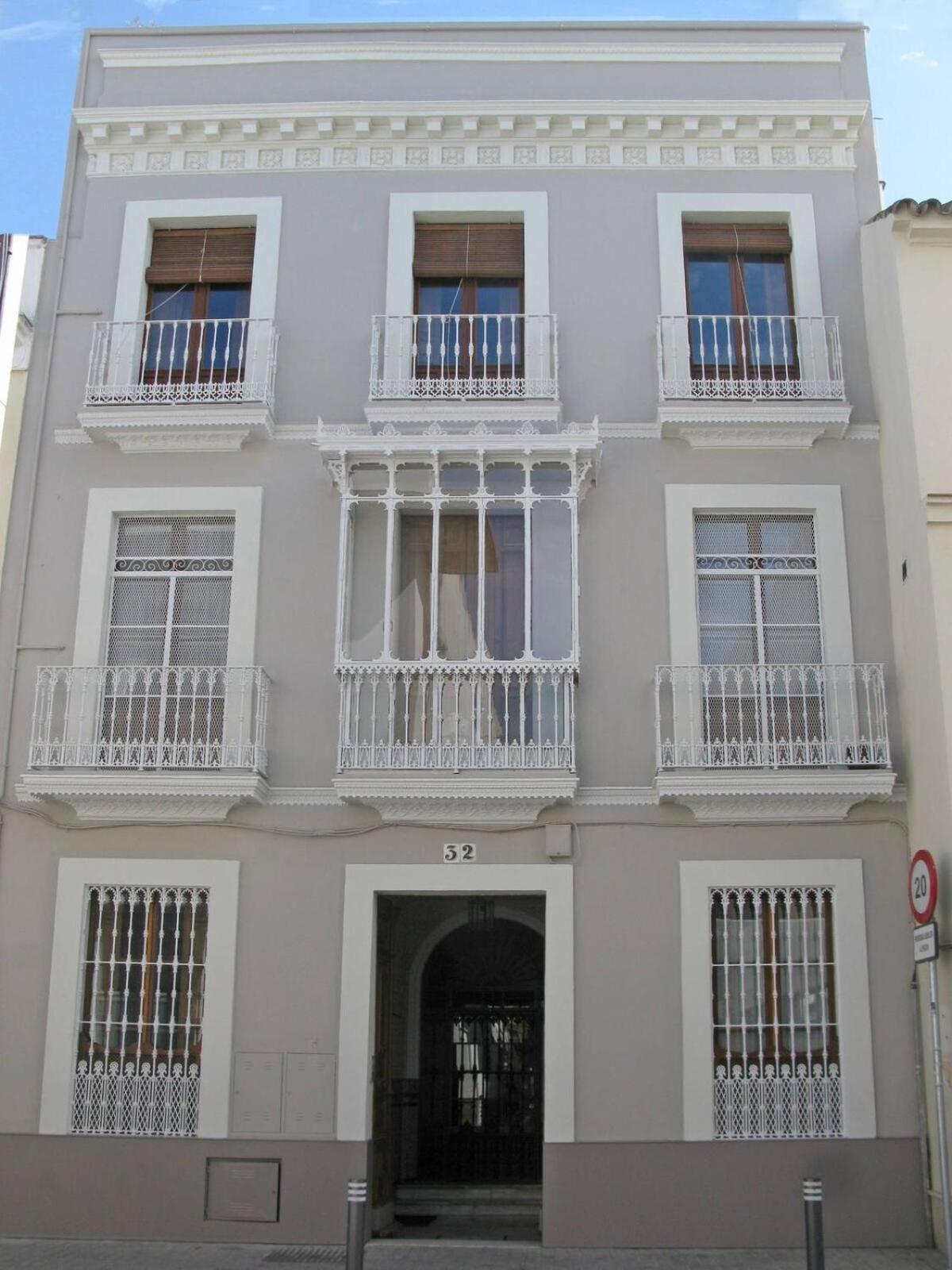 Penthouse In Restored C19th *