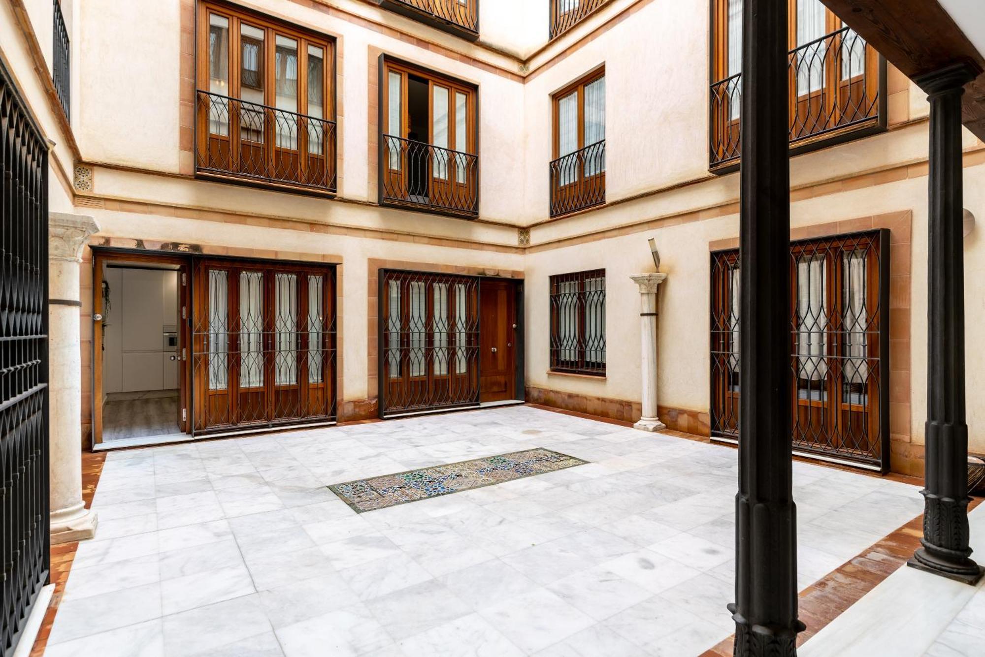 Francos Cathedral Terrace Apartment *