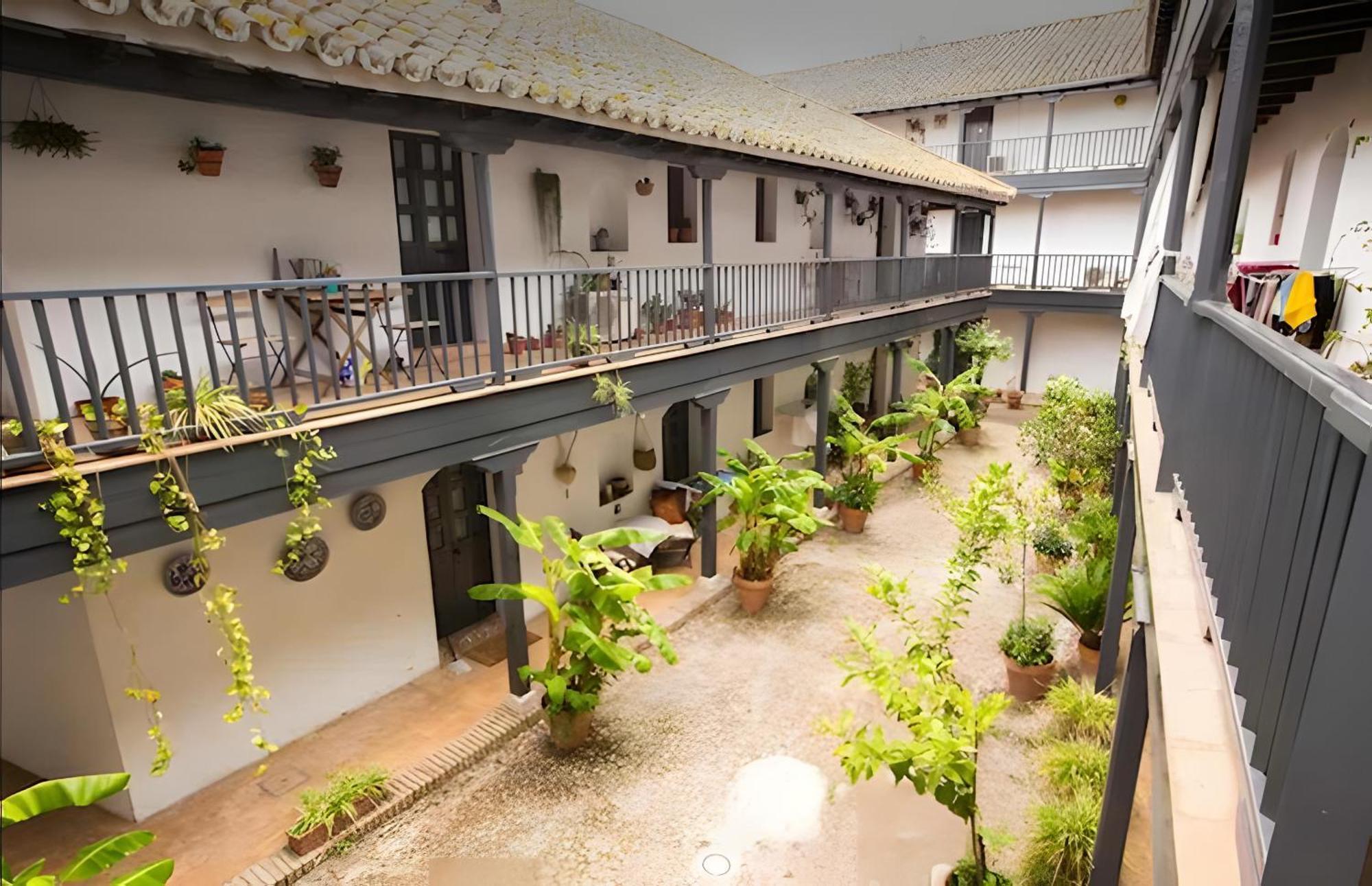 Apto En Historico Patio Andaluz