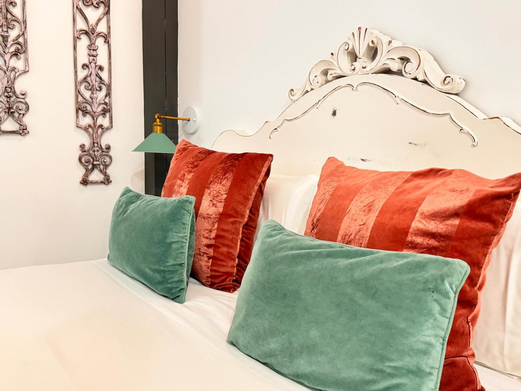 Homestay Palace House Hercules Seville