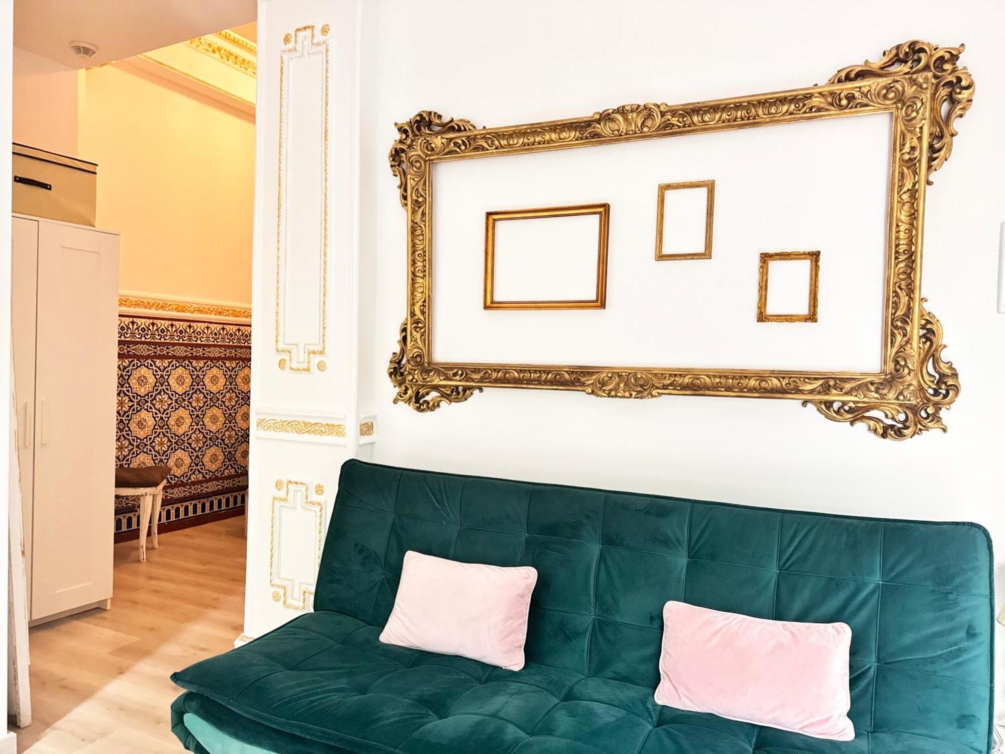 Palace House Hercules Homestay *