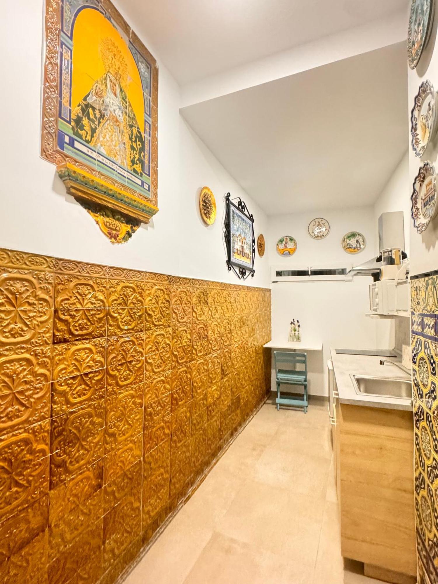 Palace House Hercules Homestay *