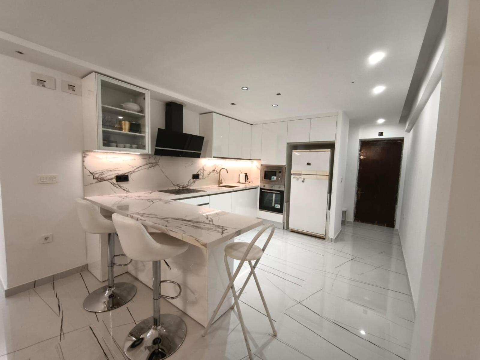Airbhouse Private & Triana Homestay
