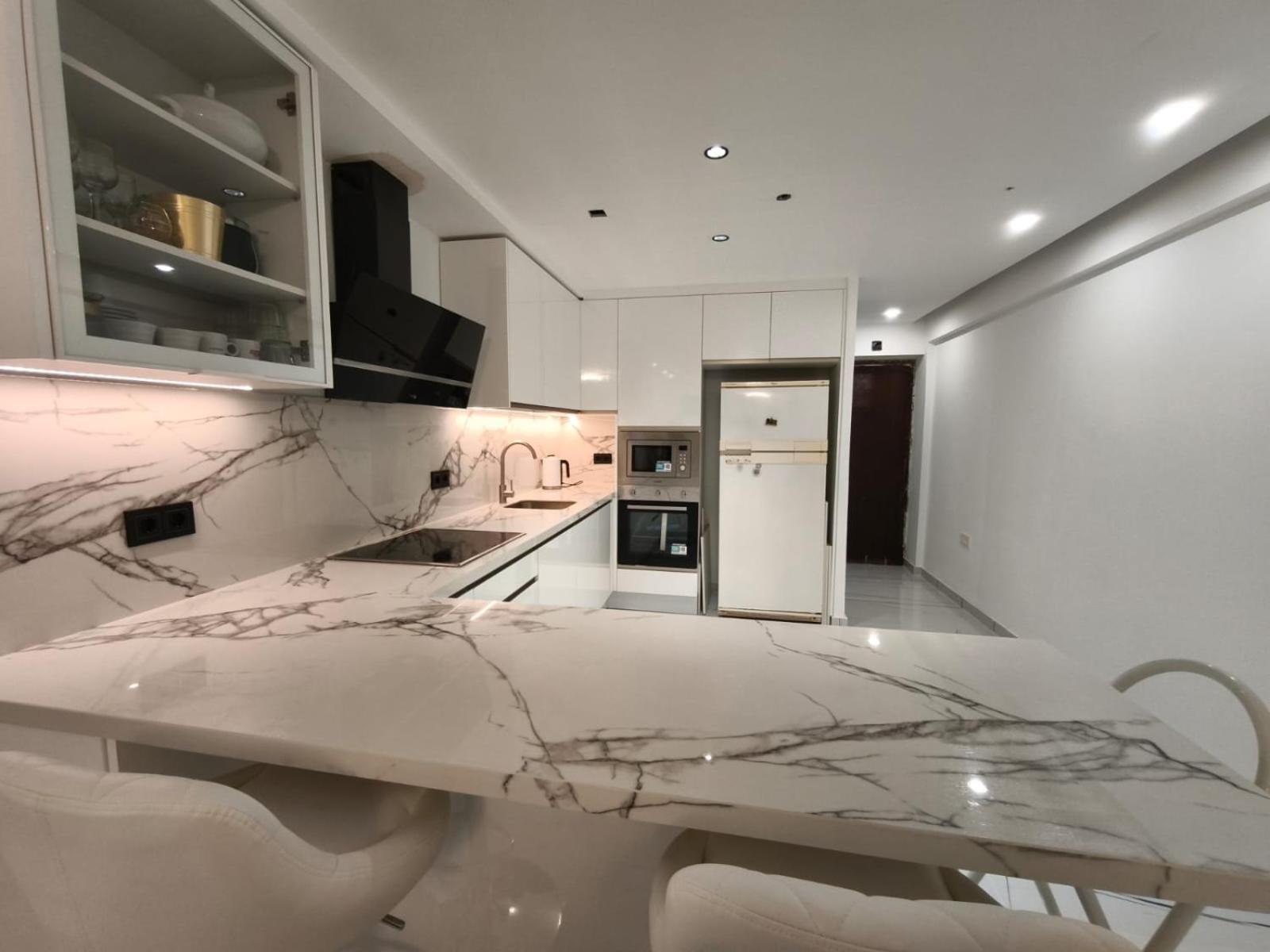 Airbhouse Private & Triana Homestay Seville