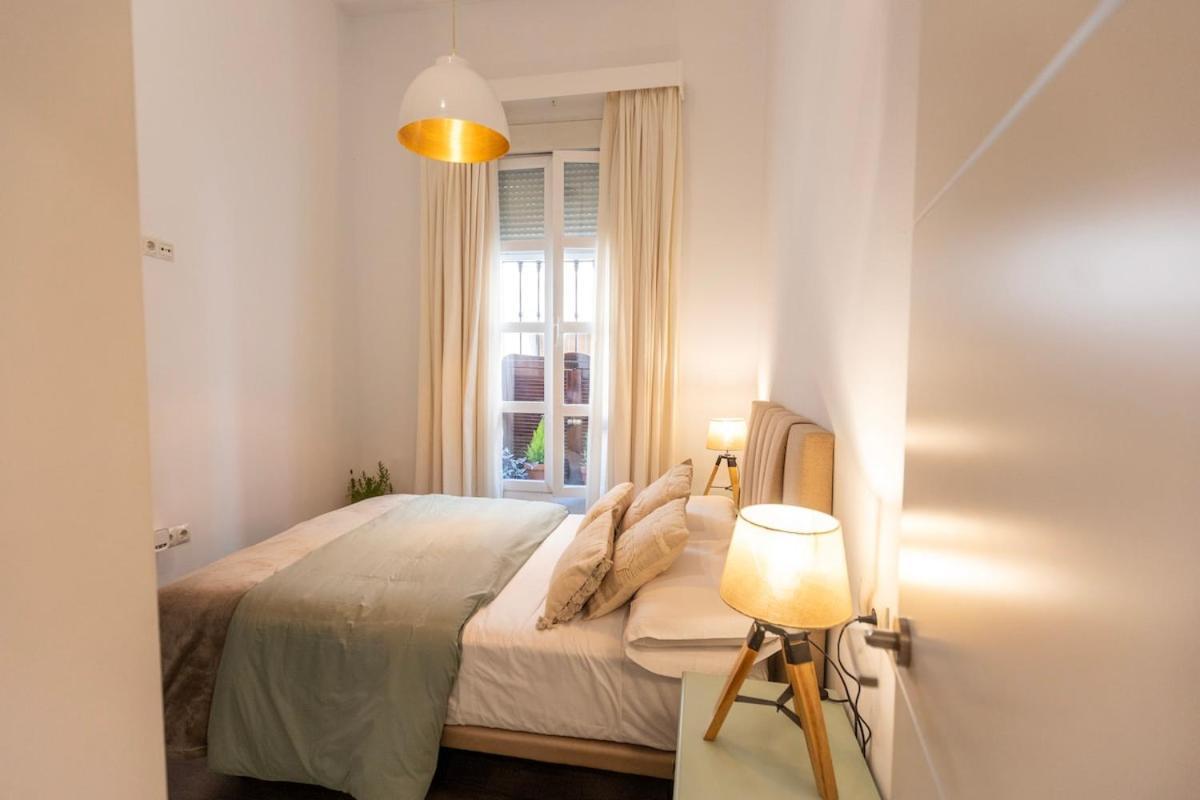 Live The Center Apartment