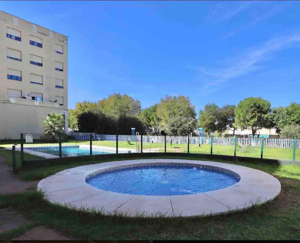 Precioso Estudio Con Parking Seville