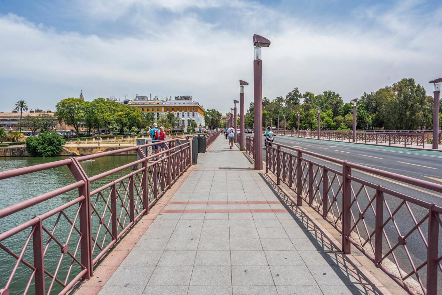Apartment Aires De Triana Riverside Seville