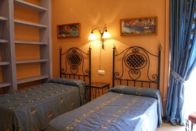 Dalis 2* Seville